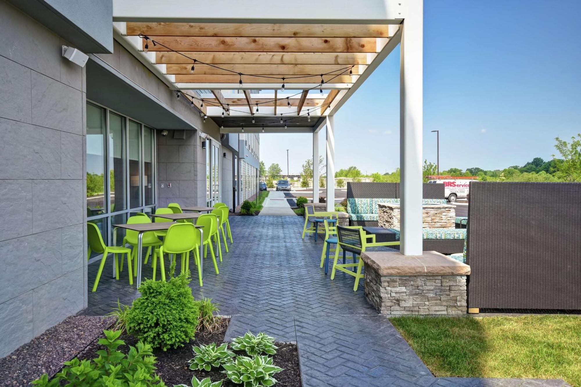 Home2 Suites By Hilton Terre Haute Bagian luar foto