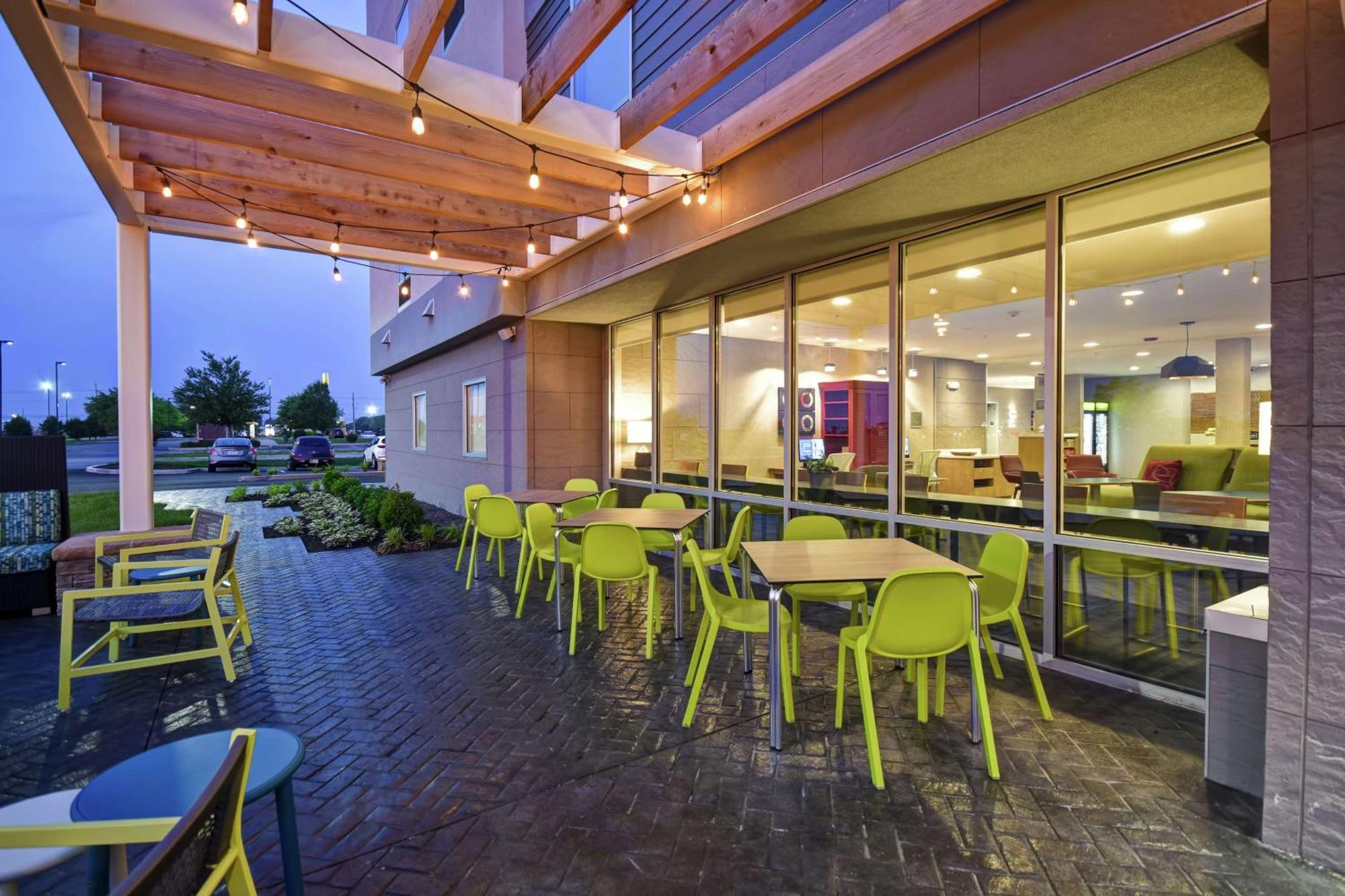 Home2 Suites By Hilton Terre Haute Bagian luar foto