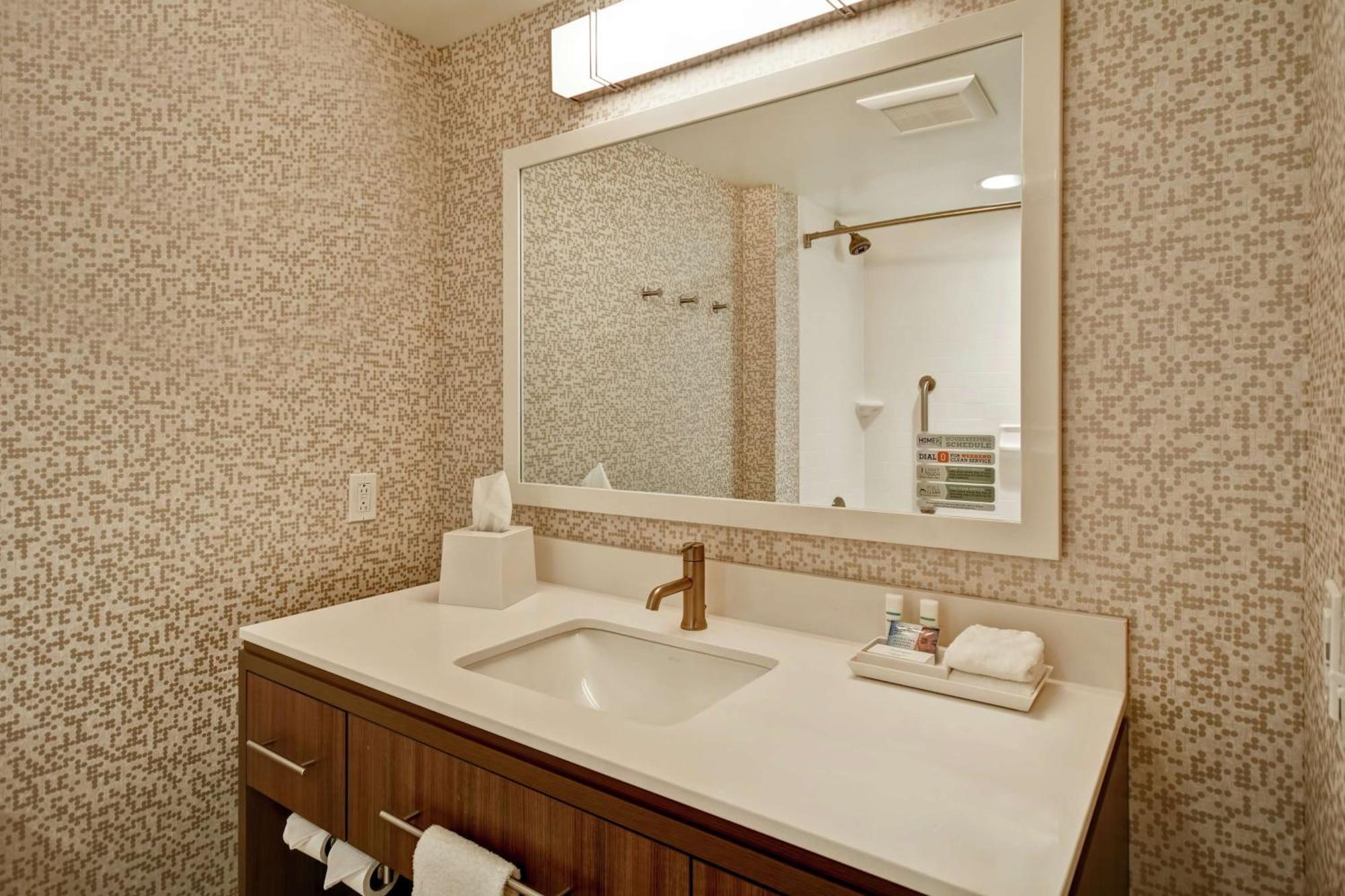 Home2 Suites By Hilton Terre Haute Bagian luar foto