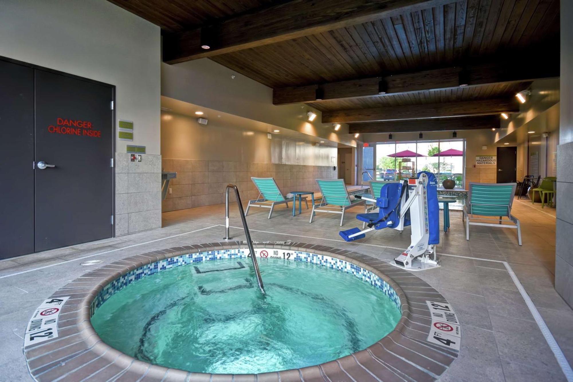 Home2 Suites By Hilton Terre Haute Bagian luar foto